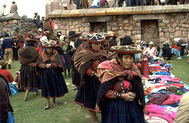 An image of descendants of the Inca in a modern marketplace in Peru